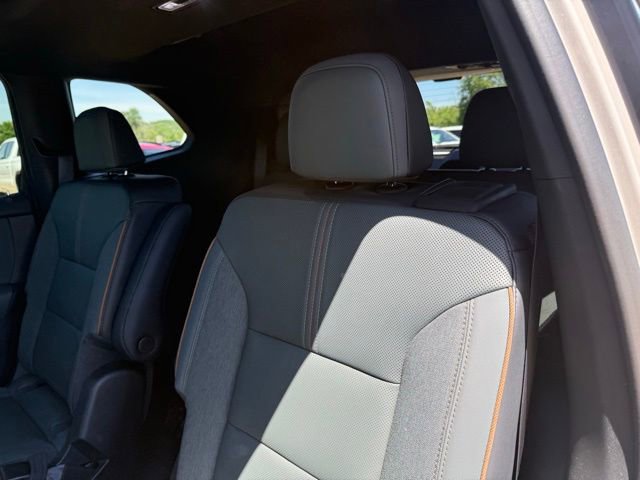 New 2026 GMC Acadia AT4 w/ Luxury Package AWD/4WD image 38