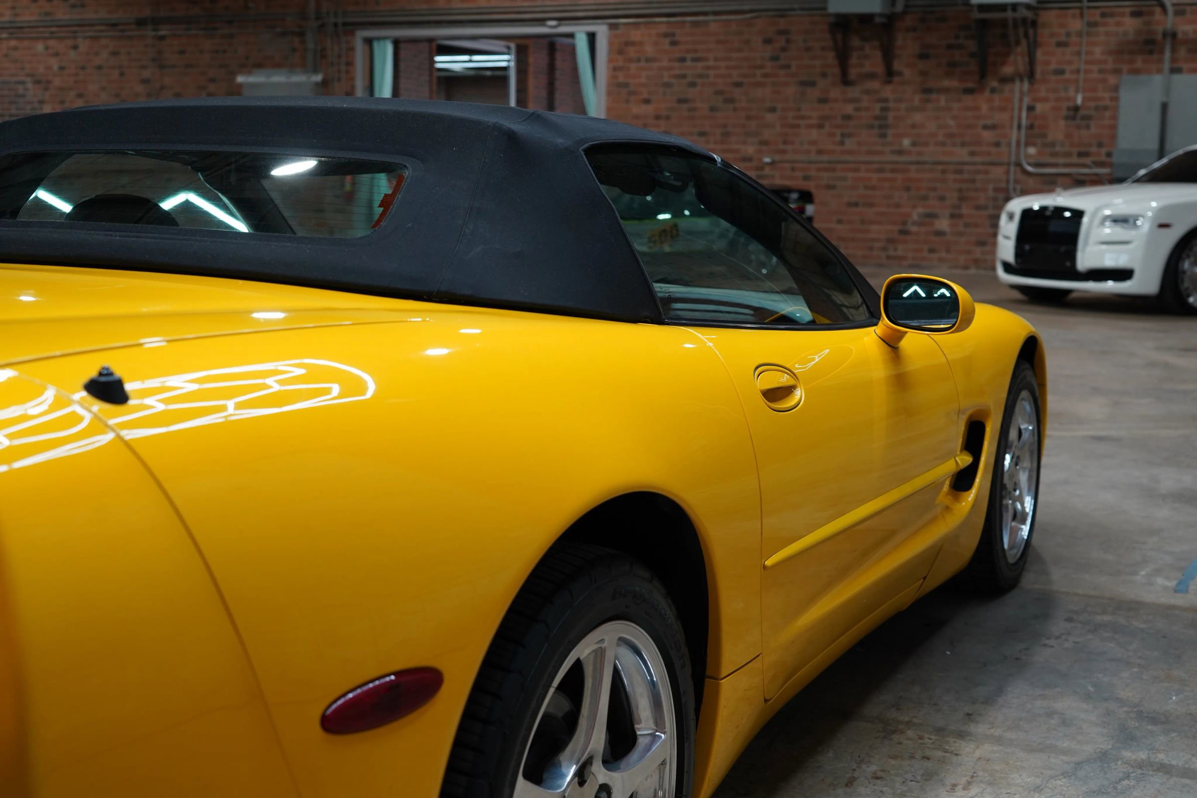 Used 2002 Chevrolet Corvette Coupe w/ Preferred Equipment Group2 RWD image 17