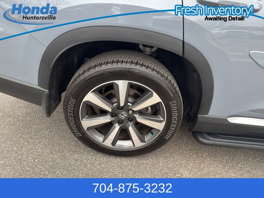 Used 2025 Honda Pilot Elite image 45