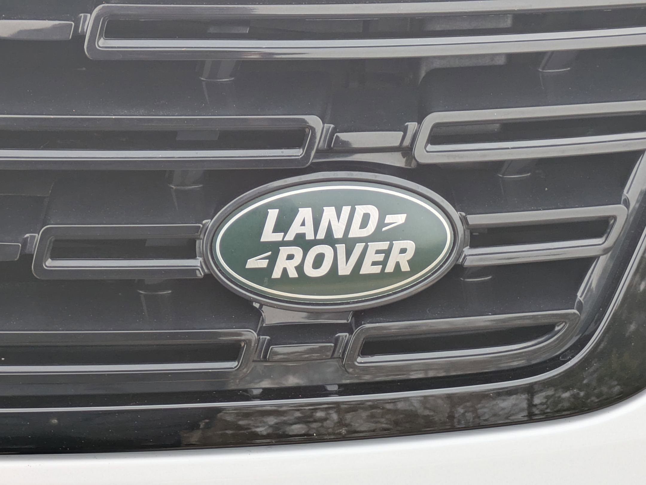Used 2025 Land Rover Range Rover Sport SE image 32