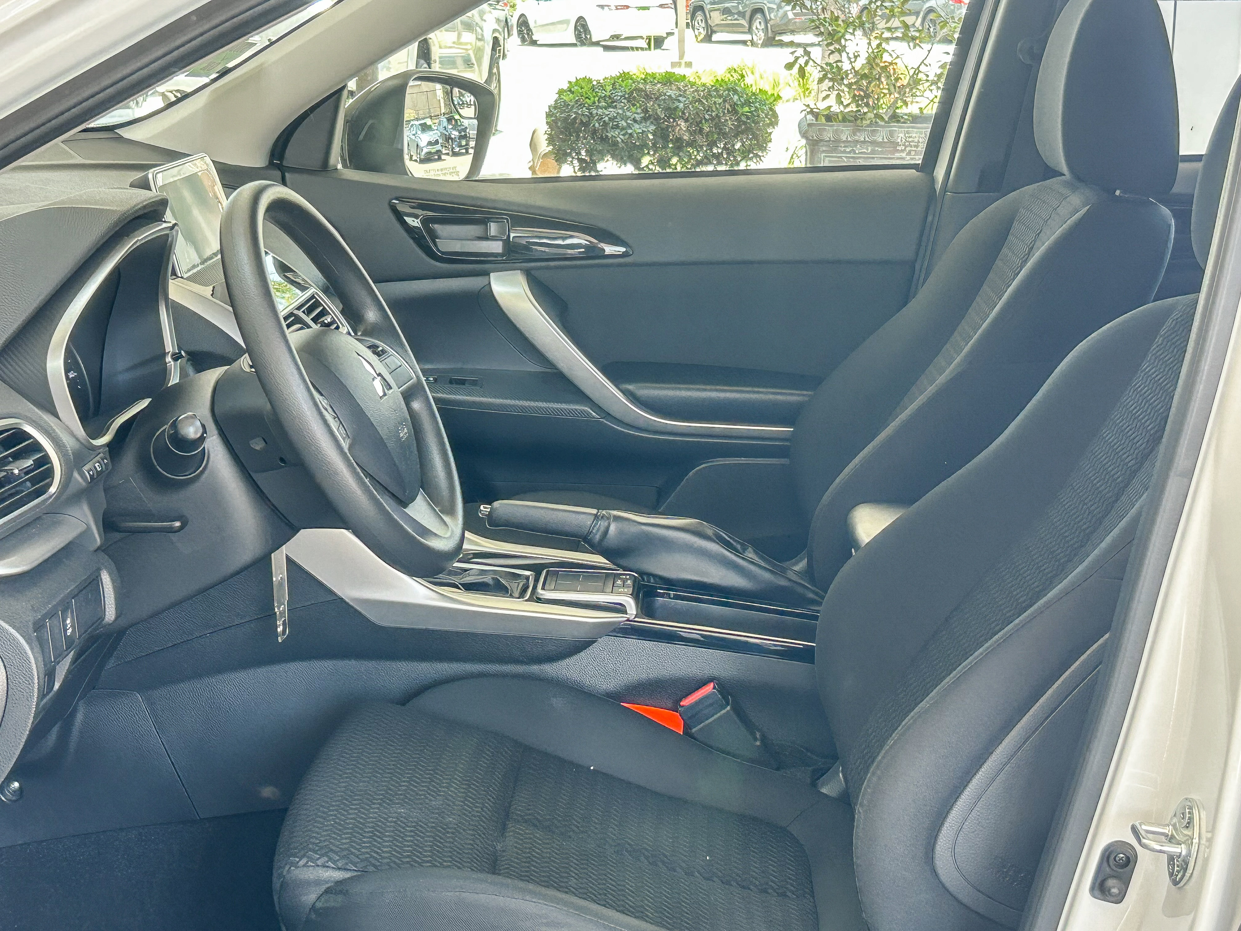 Used 2018 Mitsubishi Eclipse Cross LE AWD/4WD image 17