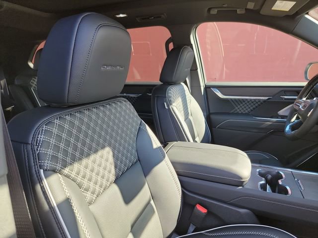 Used 2025 GMC Acadia Denali w/ Super Cruise Package image 26