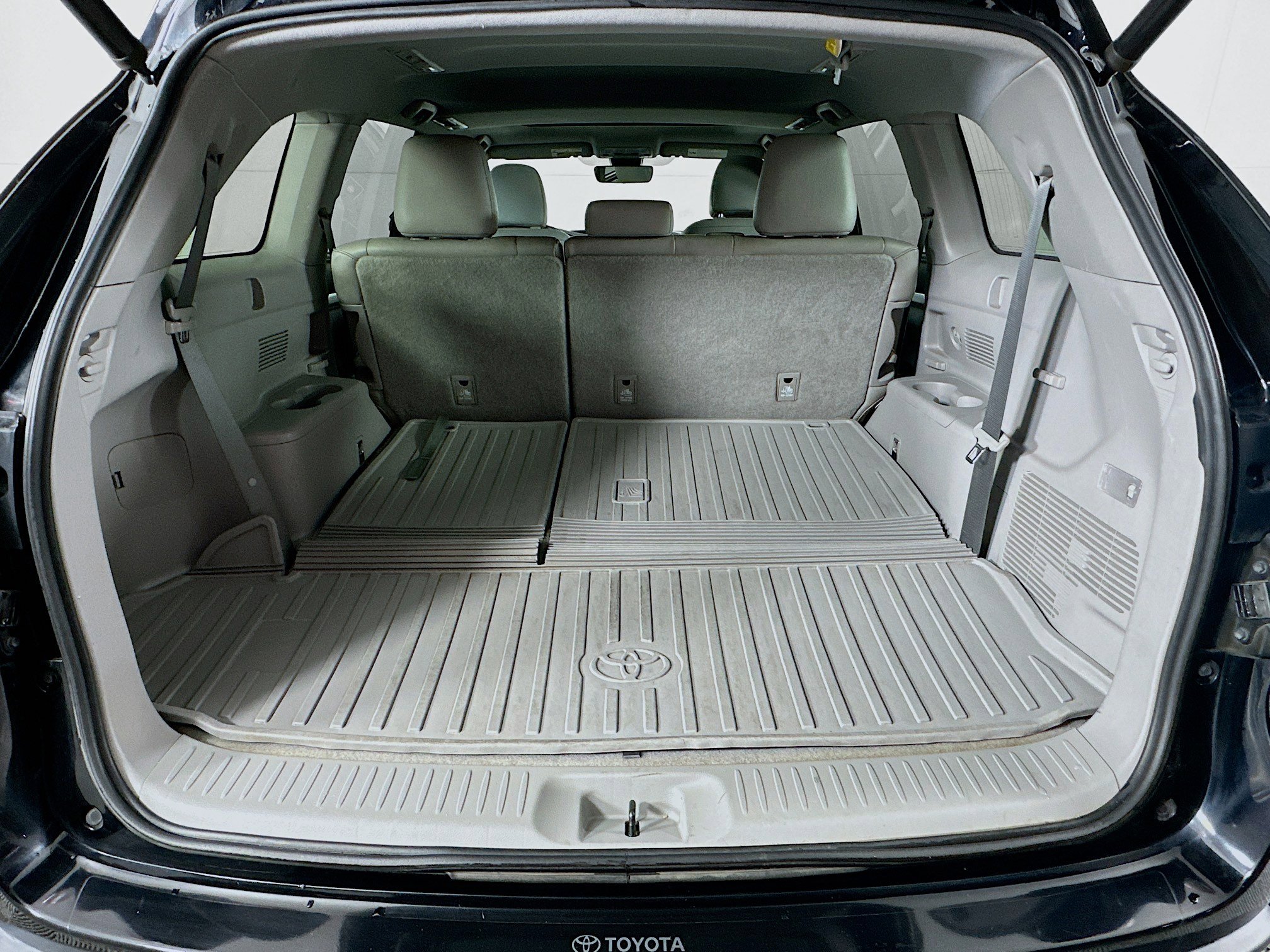 Used 2019 Toyota Highlander XLE image 32