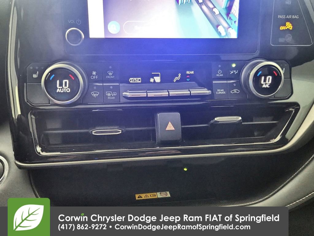 Used 2023 Toyota Highlander XLE FWD image 26