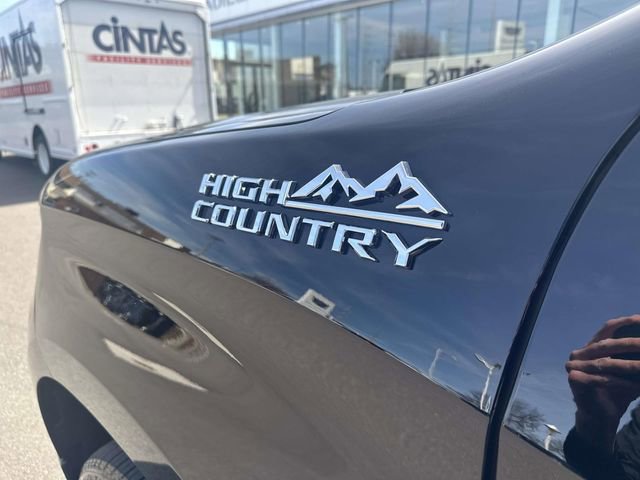 Used 2025 Chevrolet Silverado 1500 High Country w/ High Country Premium Package AWD/4WD image 11