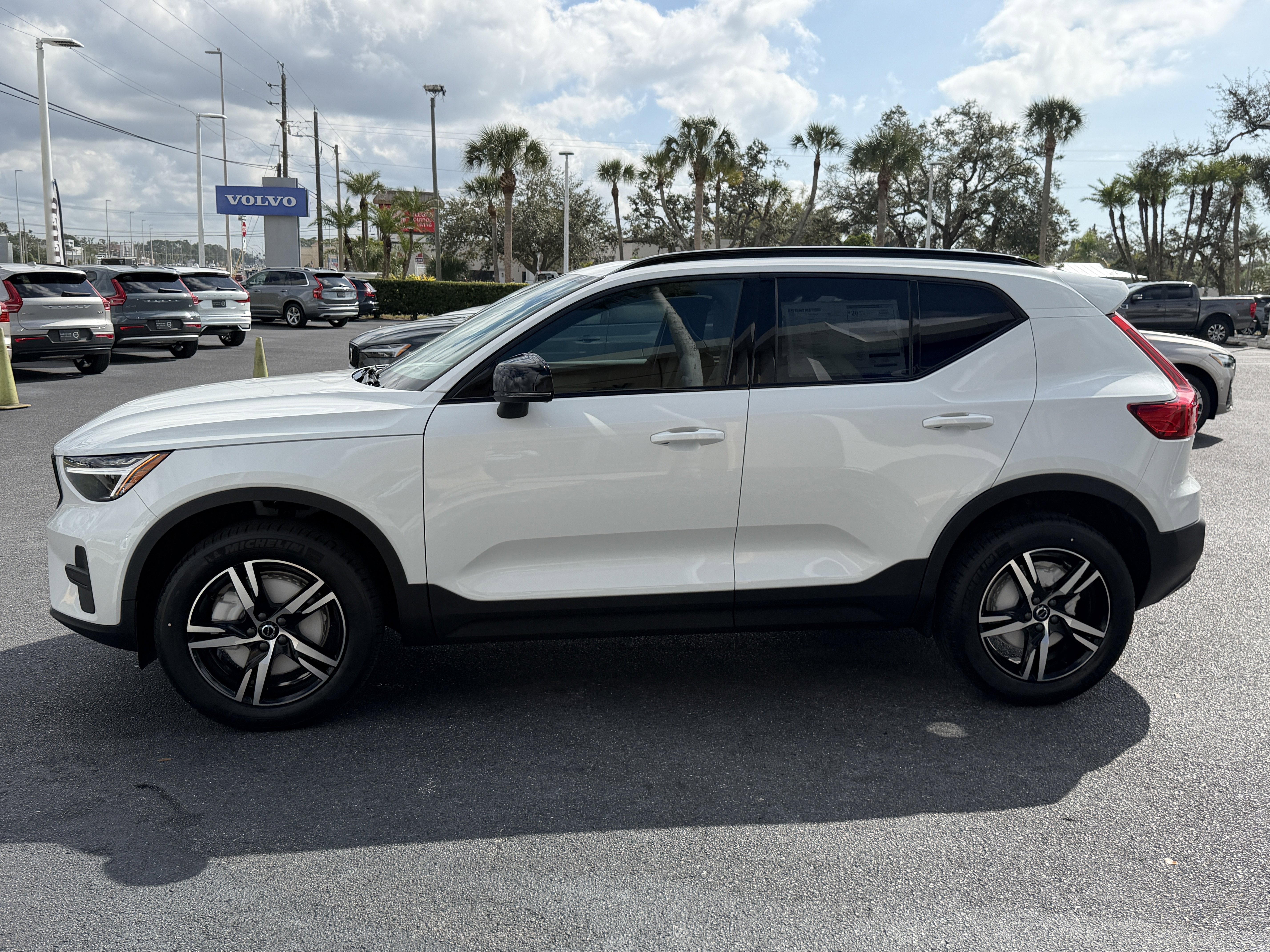 New 2026 Volvo XC40 B5 Core w/ Protection Package image 7
