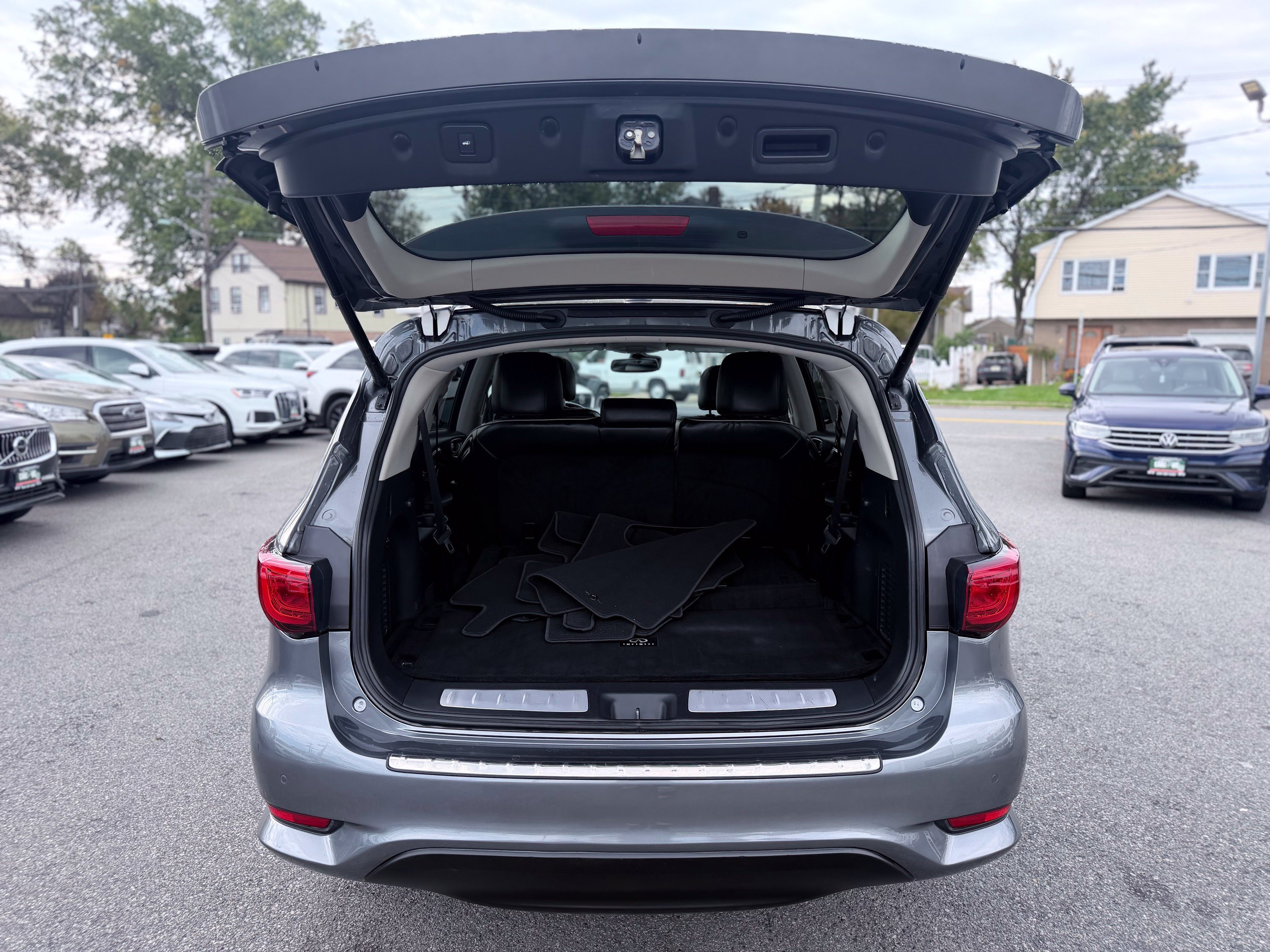 Used 2019 INFINITI QX60 Luxe w/ Essential Package AWD/4WD image 9