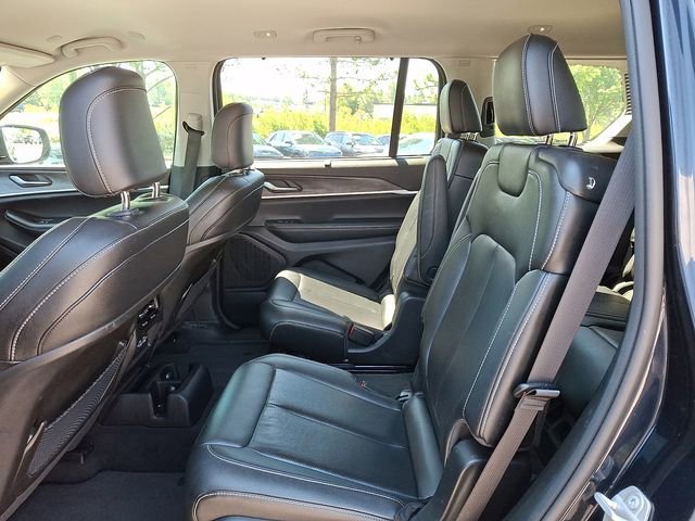 Used 2023 Jeep Grand Cherokee L Limited w/ Luxury Tech Group II AWD/4WD image 11