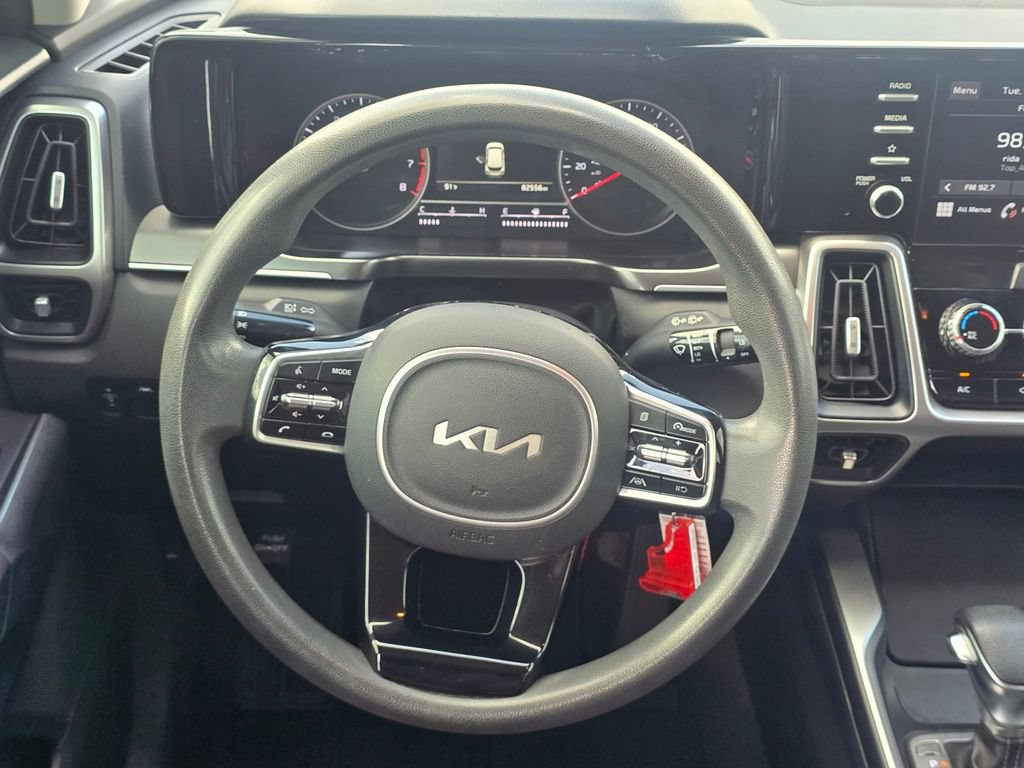 Used 2022 Kia Sorento LX FWD image 16