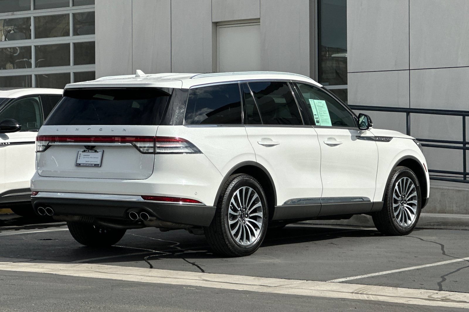 Certified 2020 Lincoln Aviator Reserve w/ Equipment Group 201A AWD/4WD image 3