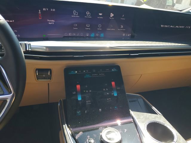 Used 2025 Cadillac Escalade IQ Sport 2 w/ LPO, ONYX Package AWD/4WD image 16
