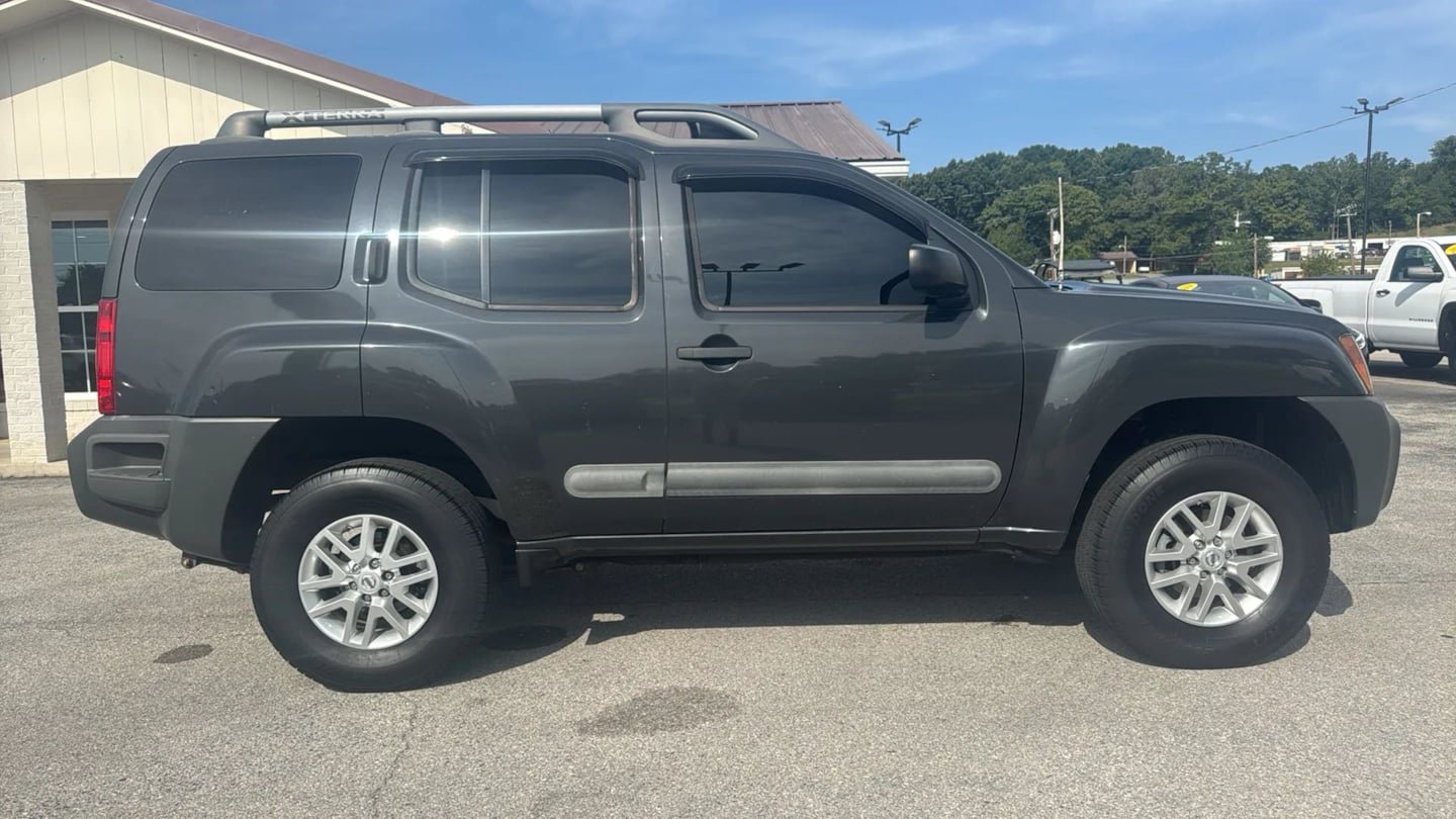 Used 2015 Nissan Xterra S RWD image 6