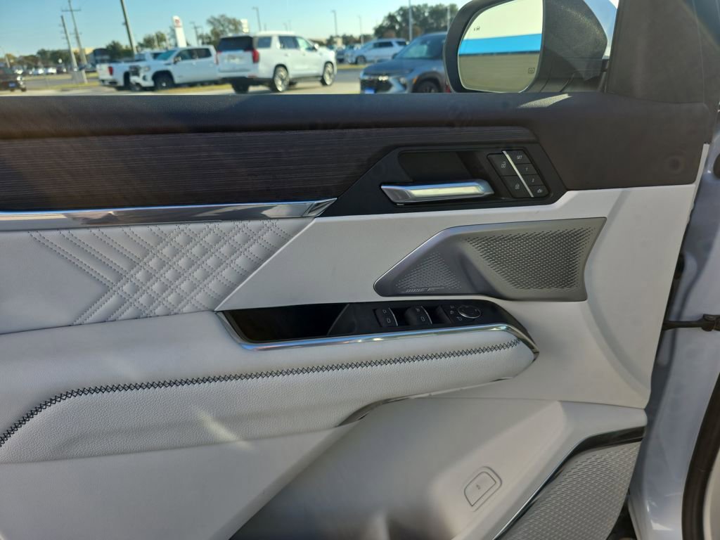 Certified 2024 GMC Acadia Denali w/ Super Cruise Package image 16