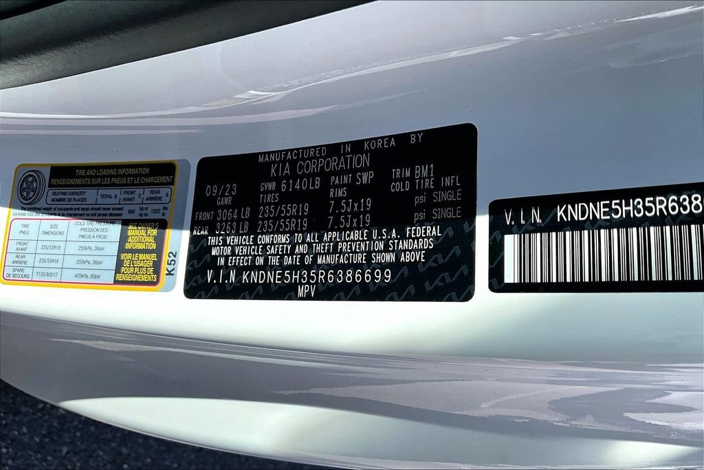 Certified 2024 Kia Carnival SX FWD image 17