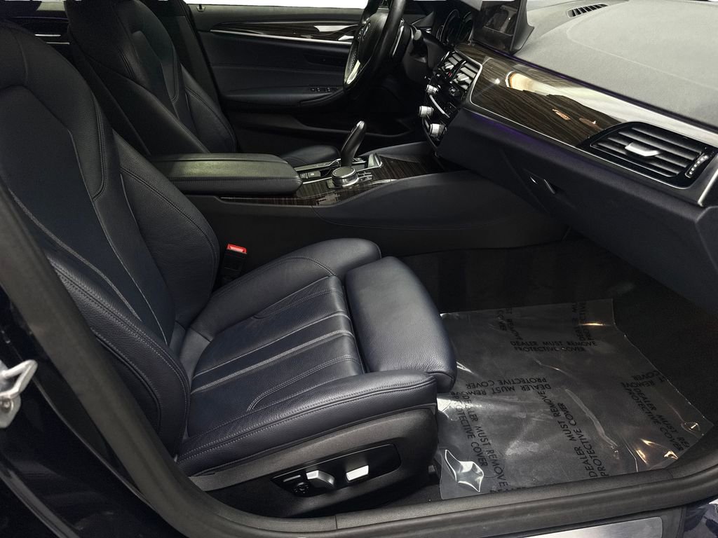 Used 2019 BMW 540i w/ Premium Package RWD image 44