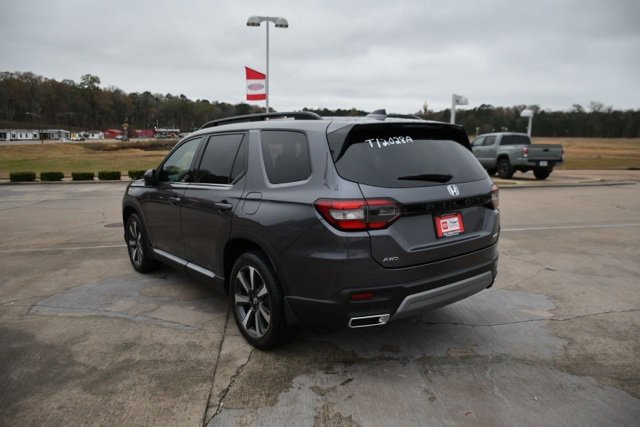 Used 2023 Honda Pilot Elite image 3