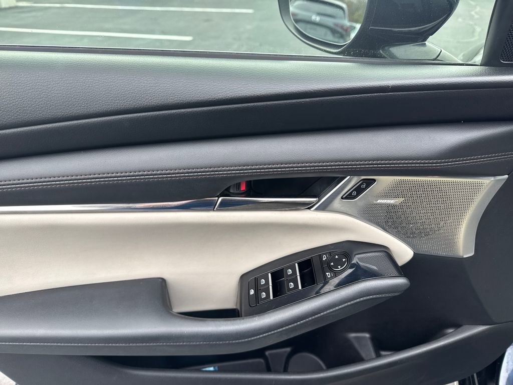 Used 2020 MAZDA MAZDA3 Hatchback w/ Preferred Package image 12