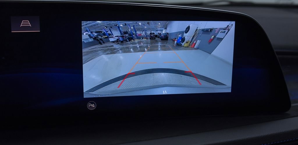 Used 2024 Cadillac XT4 Sport w/ Technology Package image 18