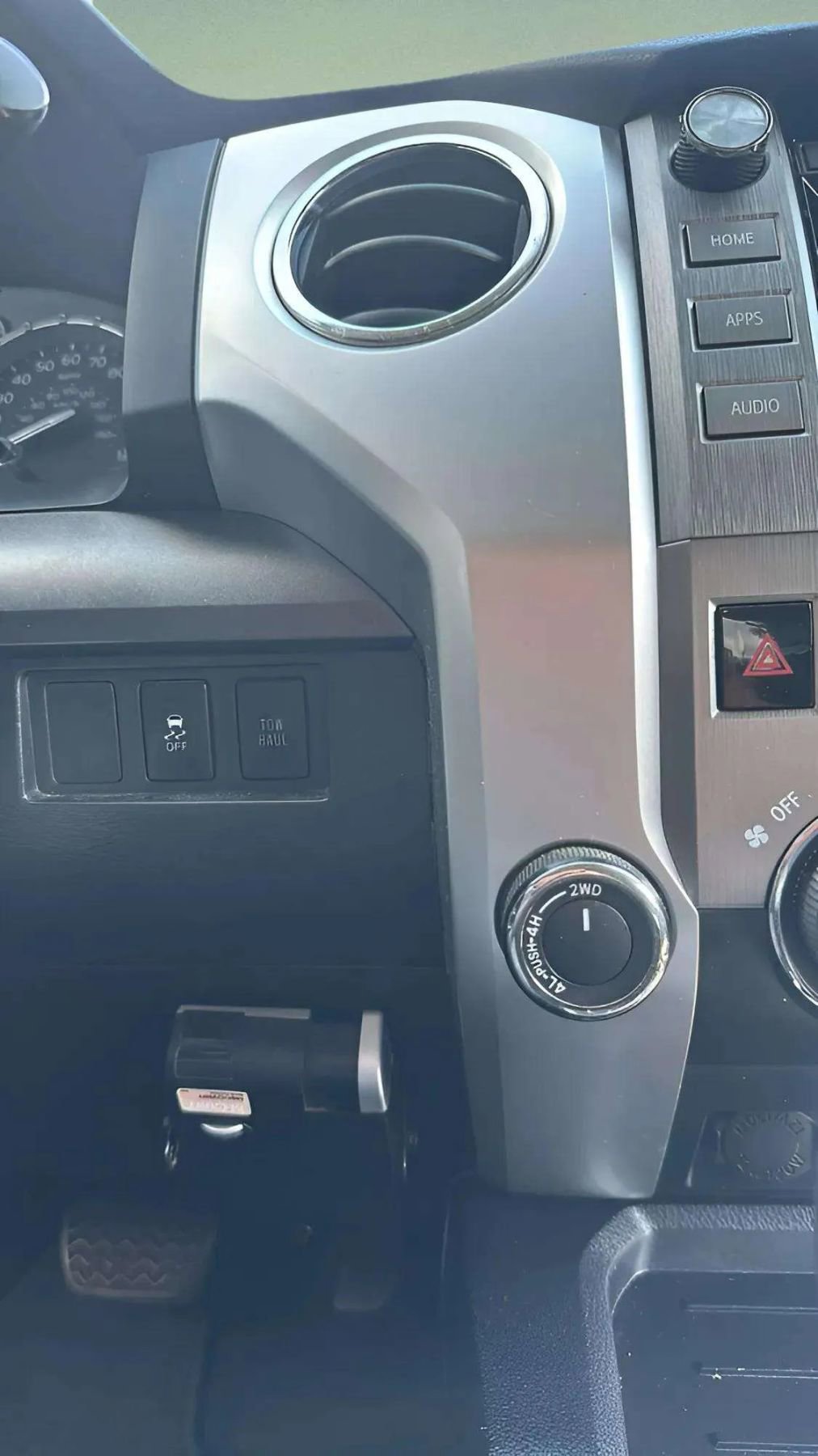 Used 2015 Toyota Tundra SR5 image 39