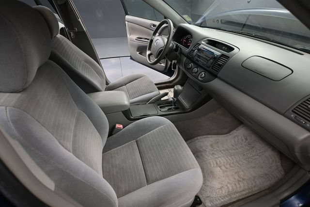 Used 2006 Toyota Camry LE FWD image 32