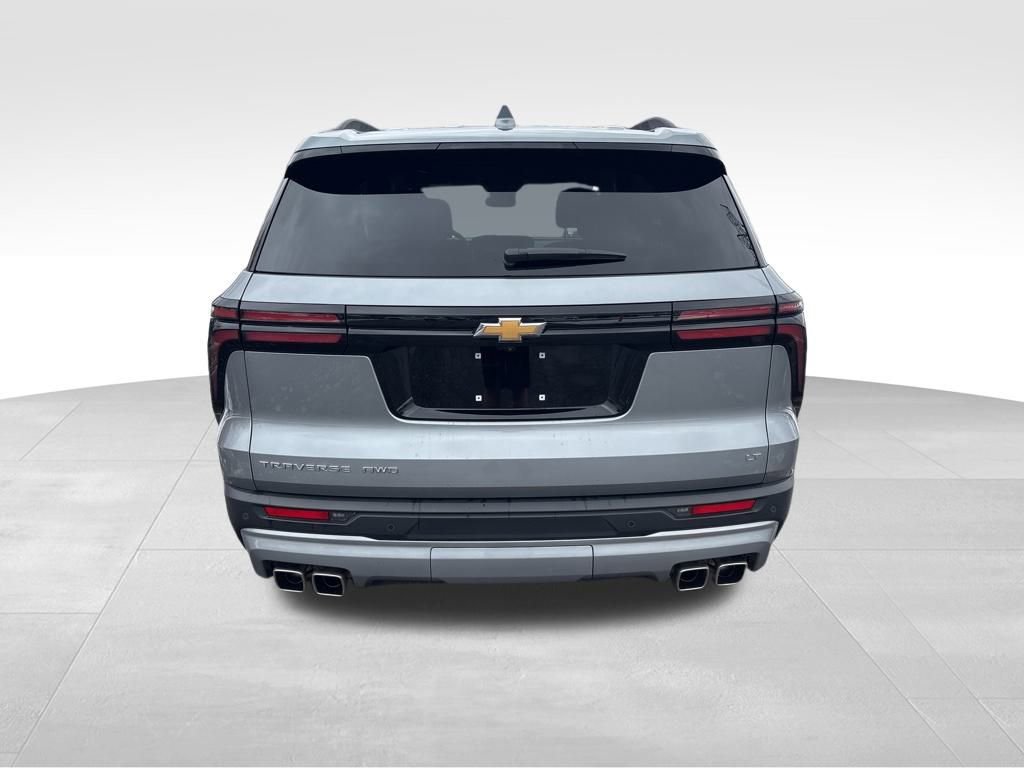 Used 2024 Chevrolet Traverse LT w/ Trailering Package image 5