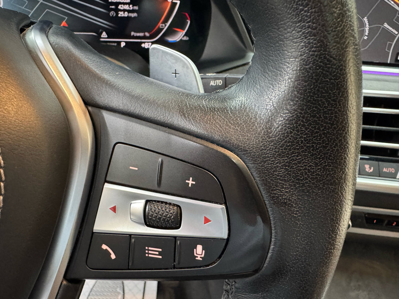 Used 2022 BMW X5 sDrive40i w/ Luxury Seating Package image 27