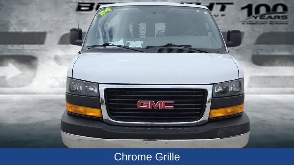 Used 2024 GMC Savana 2500 w/ Driver Convenience Package image 9