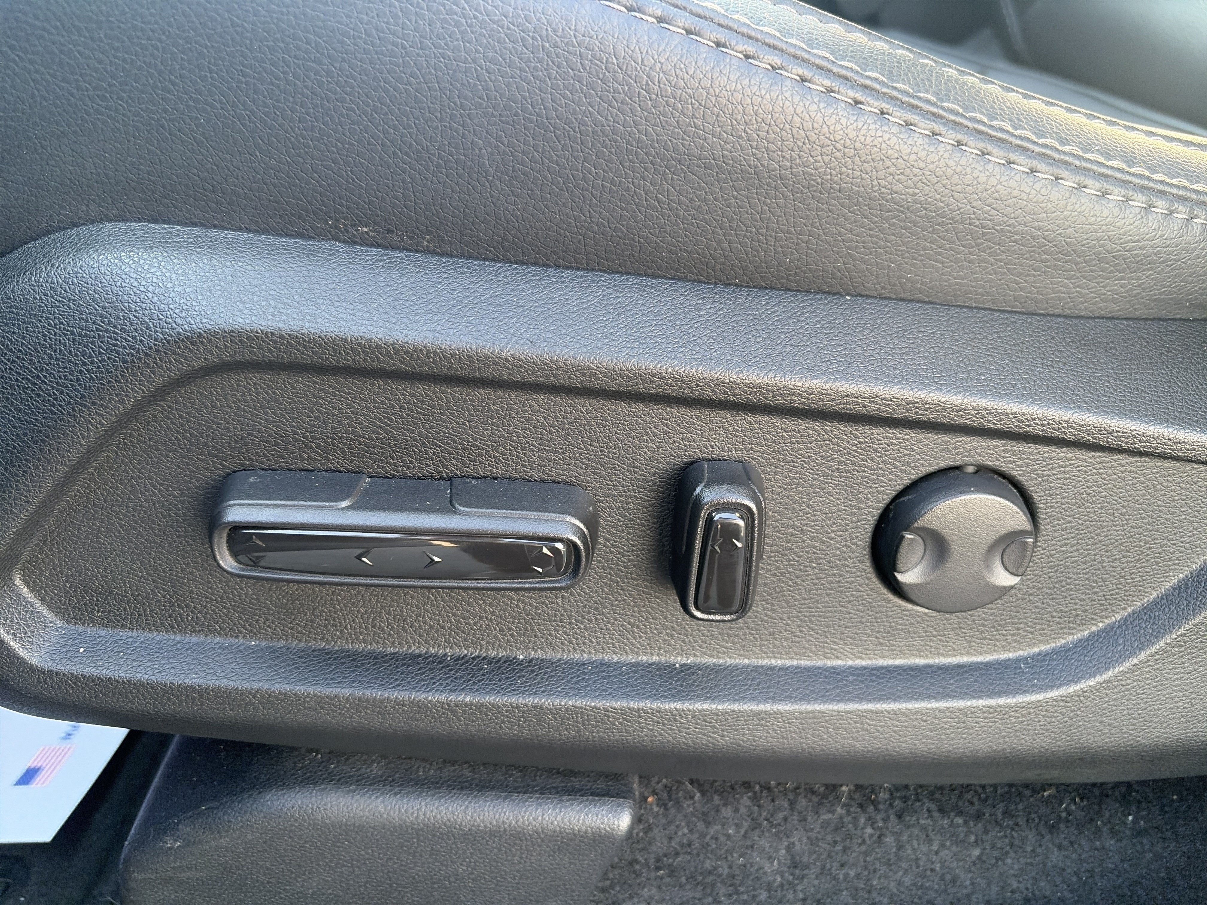 Used 2025 Honda Pilot Touring image 14