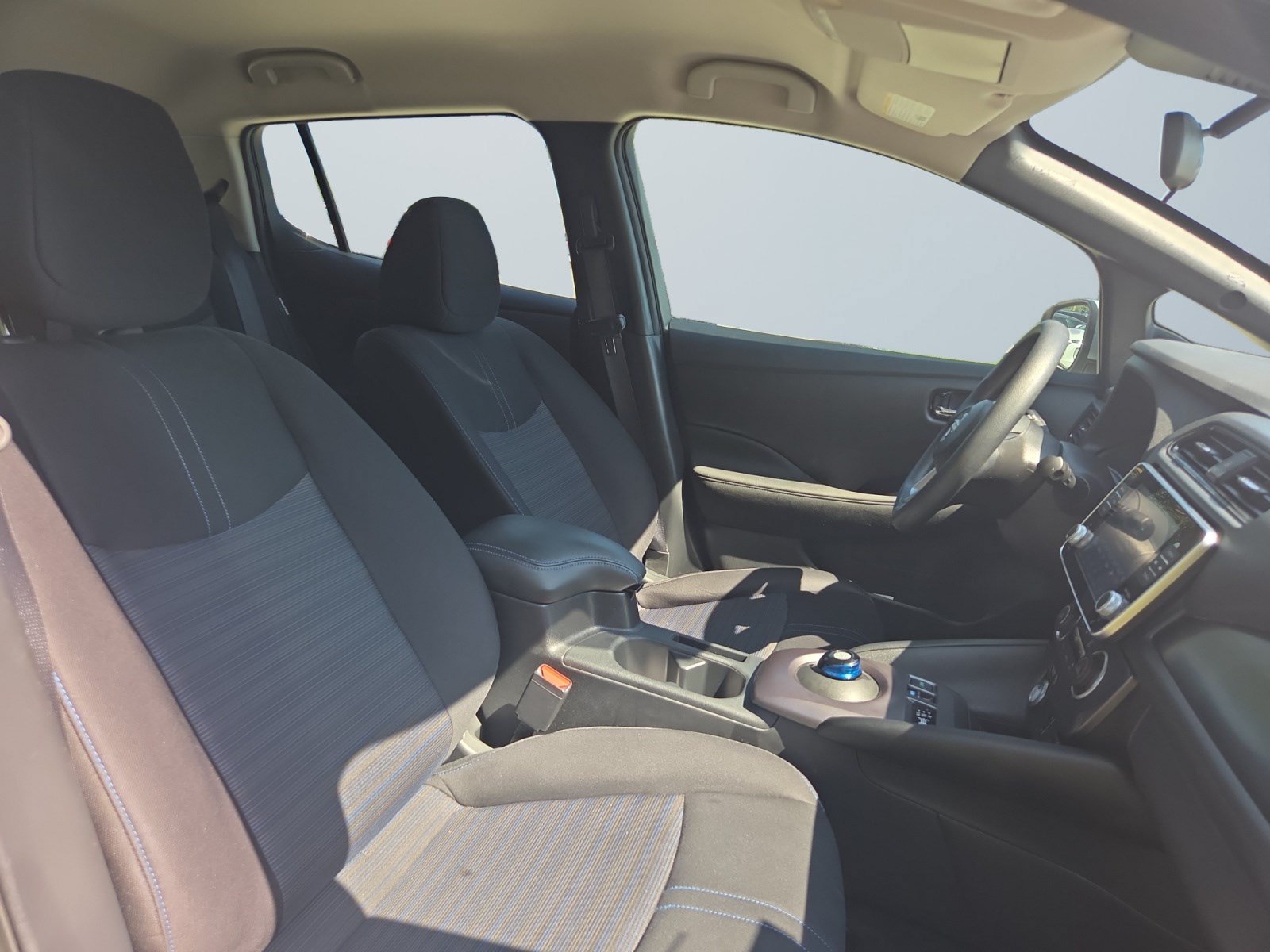Used 2024 Nissan Leaf S FWD image 18
