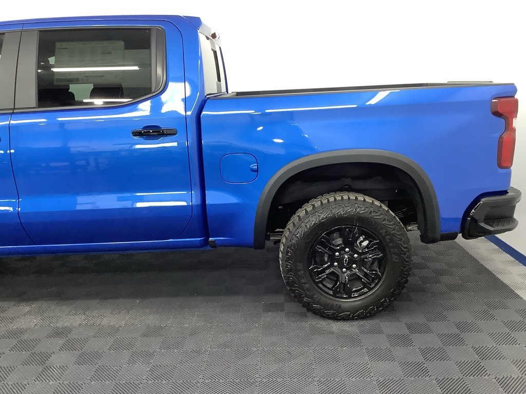 New 2026 Chevrolet Silverado 1500 ZR2 w/ Dark Appearance Package image 4