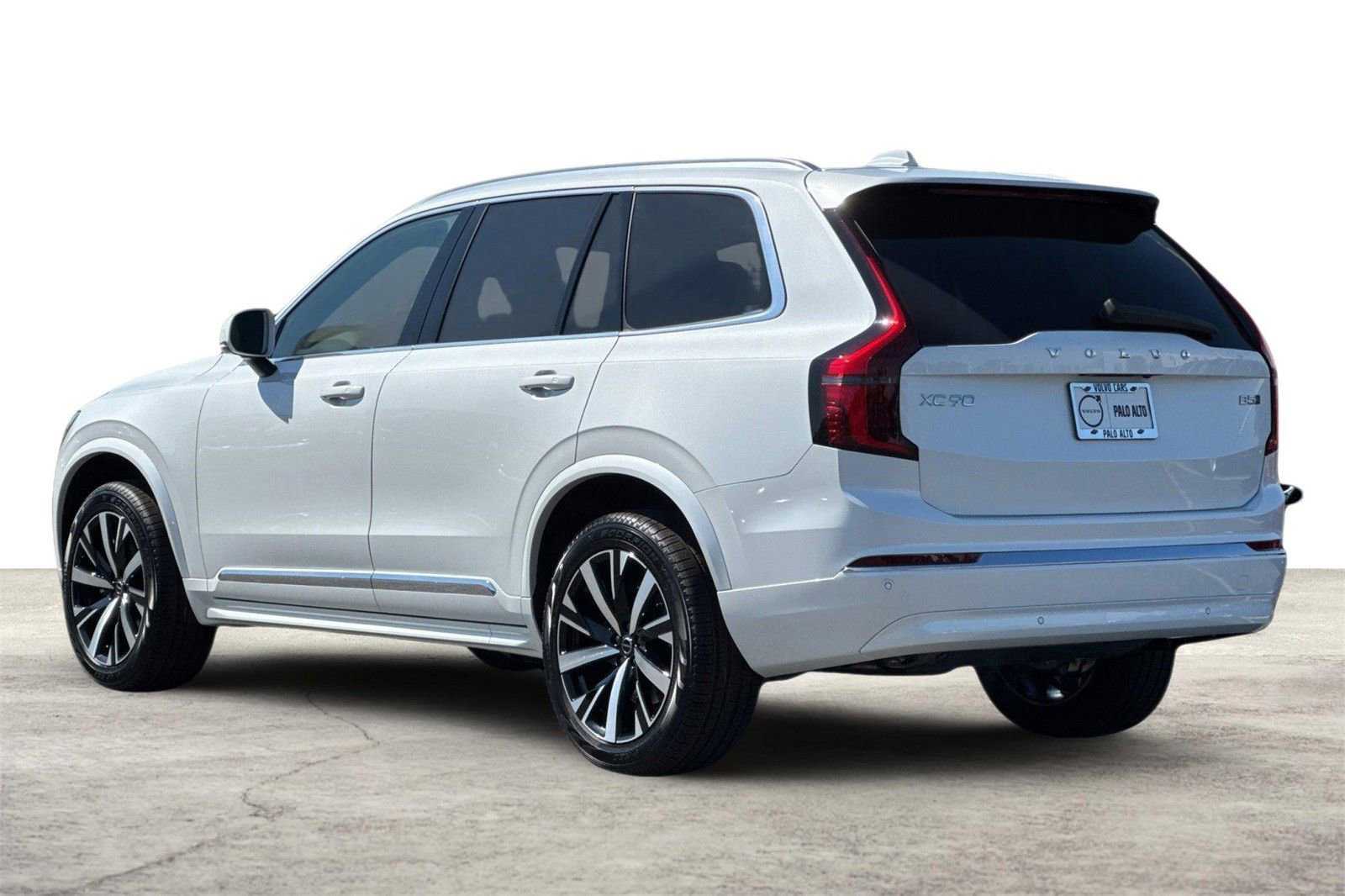 Used 2026 Volvo XC90 B5 Core w/ Protection Package AWD/4WD image 6