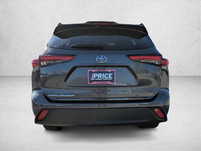 Used 2021 Toyota Highlander XLE image 7