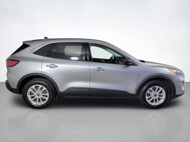 Certified 2022 Ford Escape SE w/ Convenience Package AWD/4WD image 2