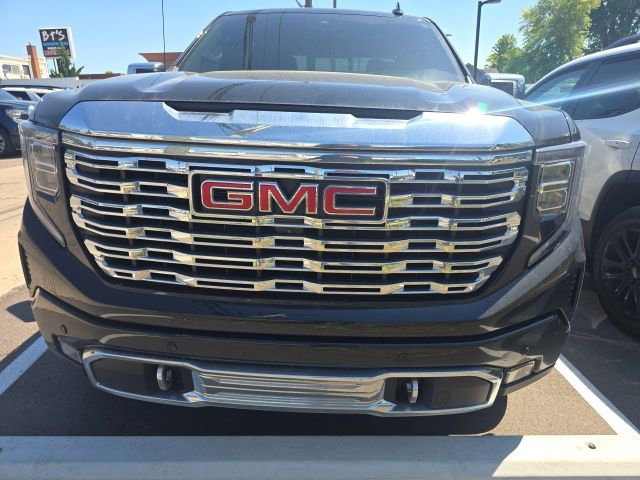 Used 2024 GMC Sierra 1500 Denali AWD/4WD image 3