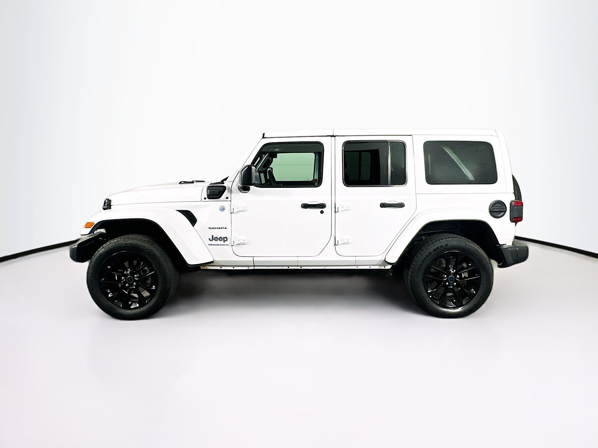 Used 2024 Jeep Wrangler Unlimited Sahara AWD/4WD image 4