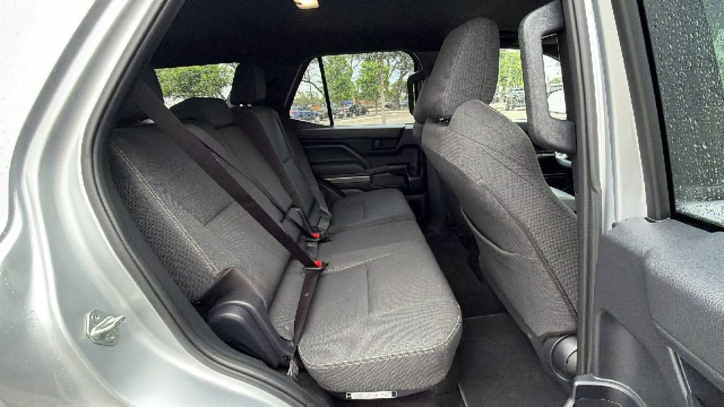 Used 2025 Toyota 4Runner SR5 image 38