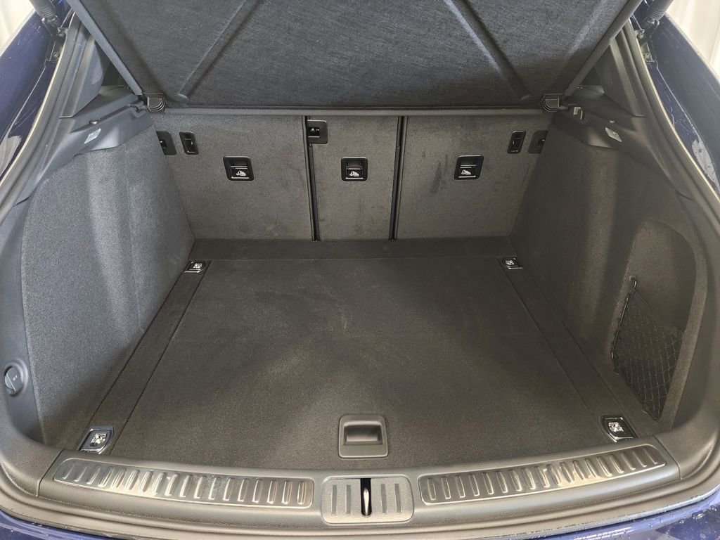 Certified 2025 Porsche Macan image 21