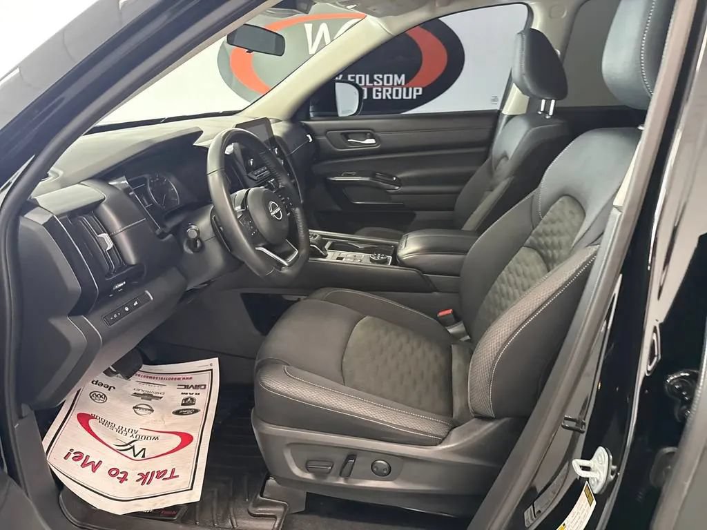 Used 2022 Nissan Pathfinder SV w/ SV Premium Package AWD/4WD image 11