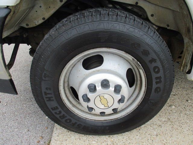 Used 2020 Chevrolet Express 4500 w/ Power Convenience Package image 24