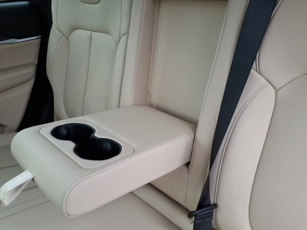 New 2025 Jeep Grand Cherokee Limited image 32