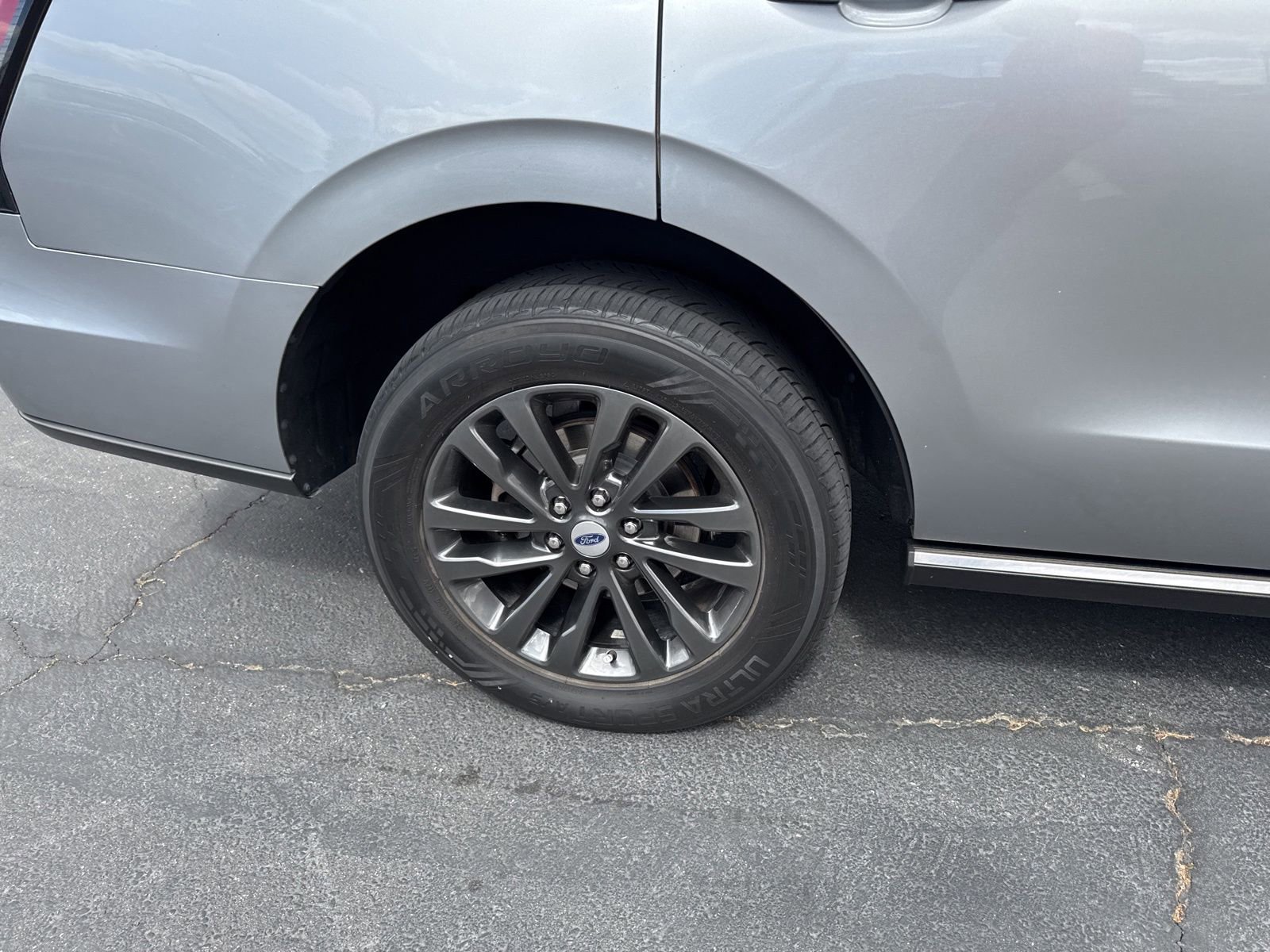 Used 2020 Ford Expedition Limited image 22