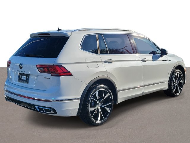 Certified 2024 Volkswagen Tiguan SEL R-Line AWD/4WD image 4