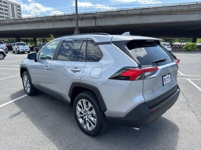 Used 2025 Toyota RAV4 XLE Premium w/ Weather Package AWD/4WD image 5