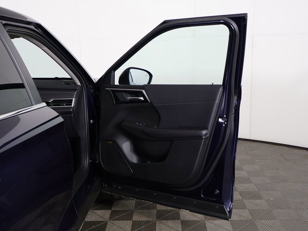 New 2025 Mitsubishi Outlander SE image 24