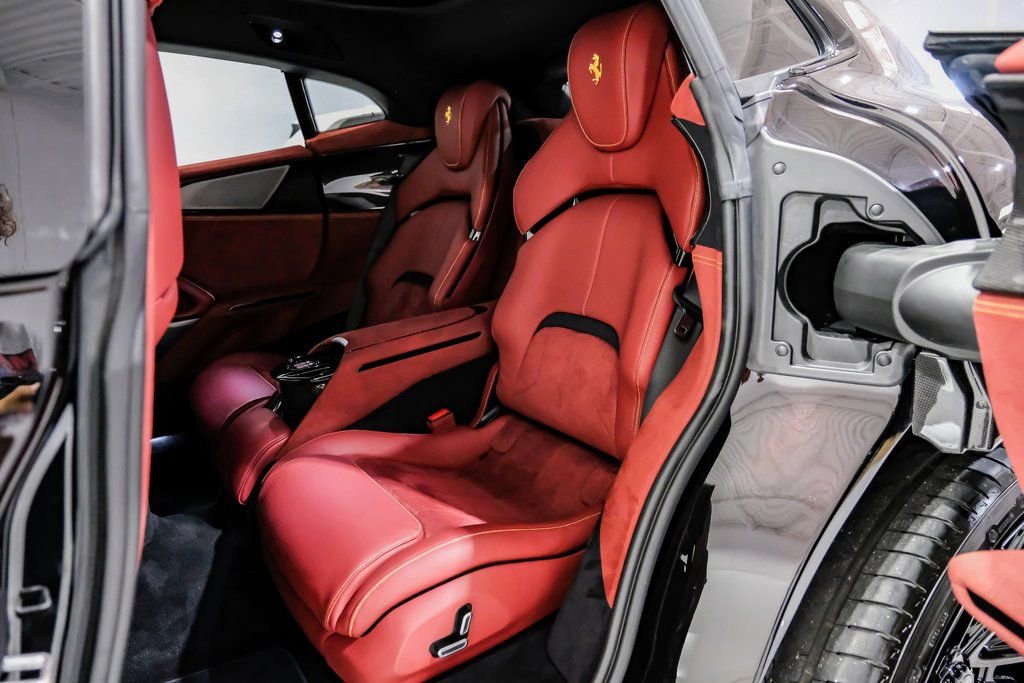 Used 2024 Ferrari Purosangue AWD/4WD image 38