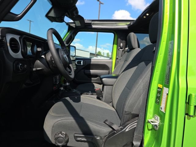 Used 2025 Jeep Wrangler Unlimited Sport AWD/4WD image 15