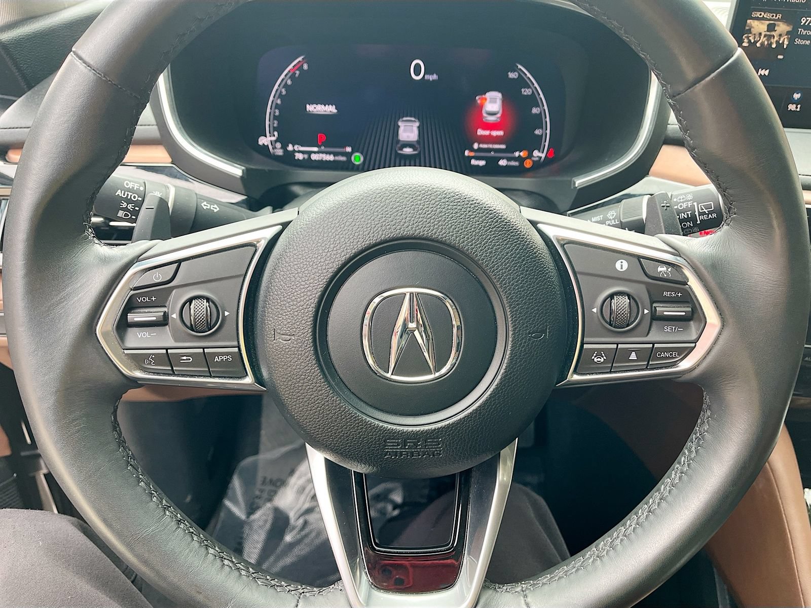 Used 2024 Acura MDX w/ Technology Package FWD image 11