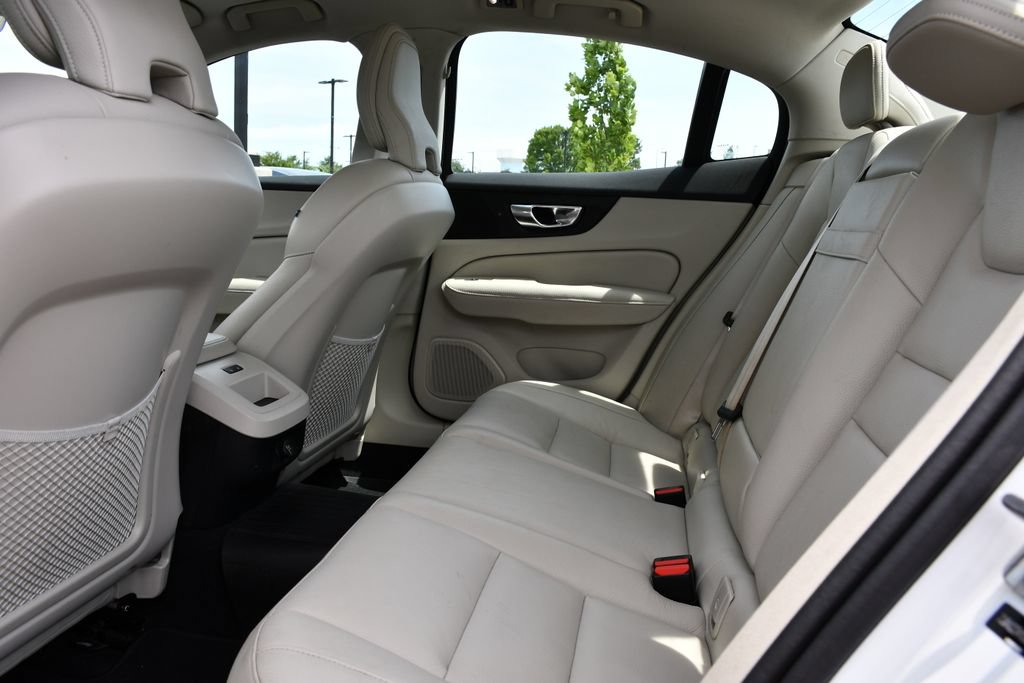 Used 2020 Volvo S60 T6 Momentum w/ Premium Package AWD/4WD image 19