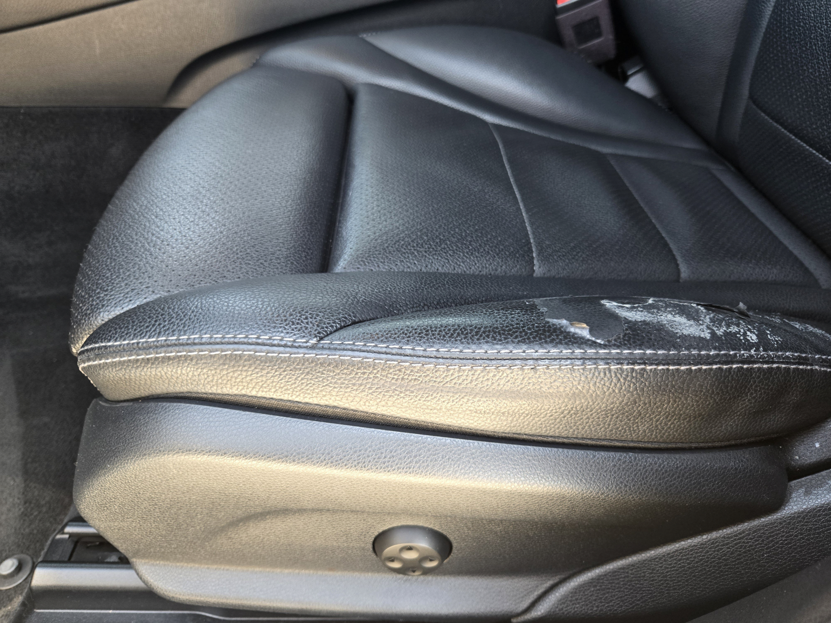 Used 2020 Mercedes-Benz GLC 300 image 21
