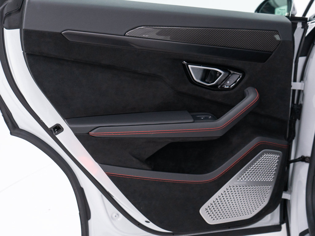 Used 2024 Lamborghini Urus Performante AWD/4WD image 22